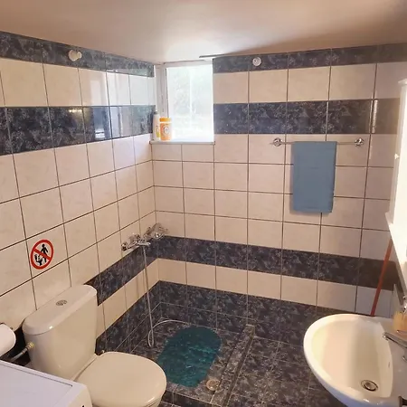 Apartment Manos