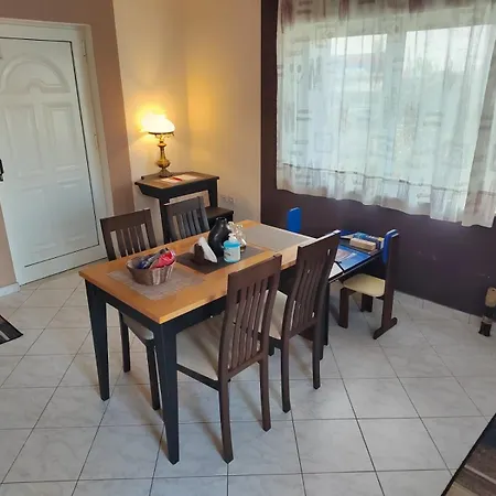 Apartment Manos