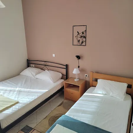 Manos Apartment *